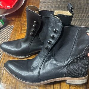 Lucchese Spirit Ankle Boots - Black